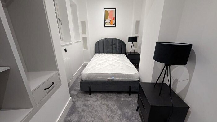 2 Bedroom Apartment To Rent In Picture House Apartment, Long Row, NG1