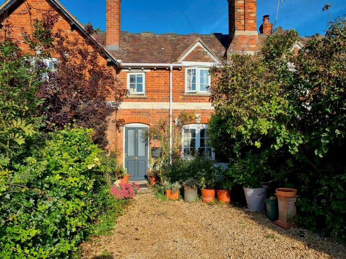 3 Bedroom Terraced House For Sale In New Buildings, Uffington, Faringdon, Oxfordshire, SN7