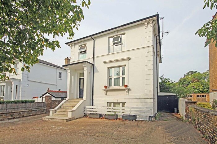 2 Bedroom Flat To Rent In The Grove, Isleworth, TW7