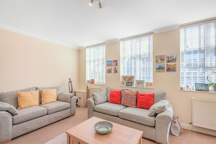 3 Bedroom Maisonette To Rent In Carlton Dene, London Road, Stoneleigh, Epsom KT17