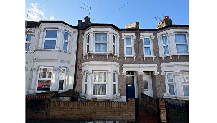 1 Bedroom Flat For Sale In Flat A, Letchworth Street, Tooting, London, SW17