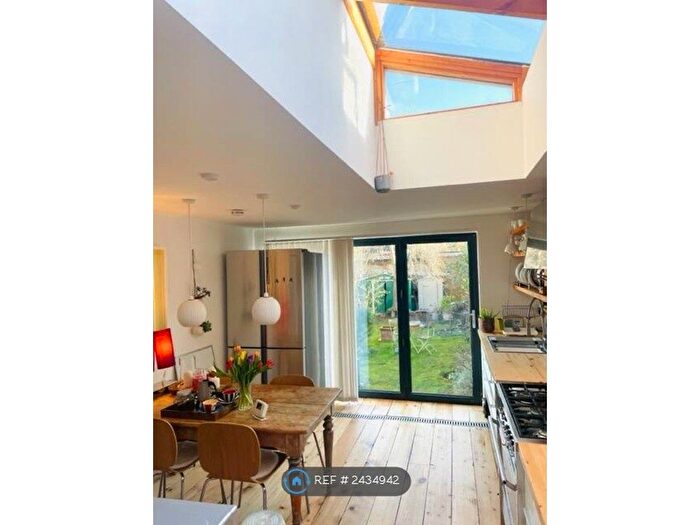 4 Bedroom Semi-Detached House To Rent In Caernarvon Road, Norwich, NR2