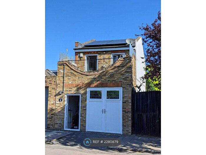 2 Bedroom Detached House To Rent In Oaklands Road, London, W13