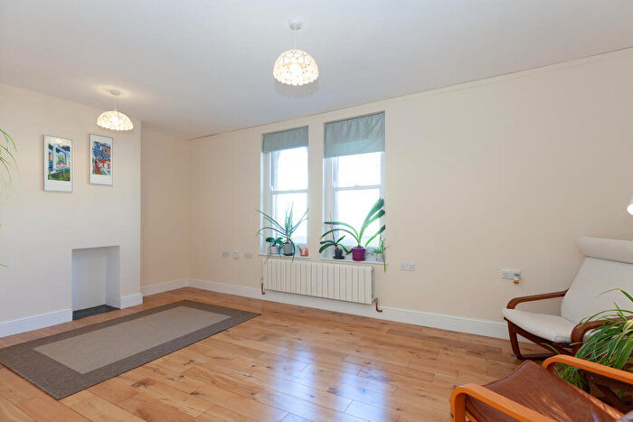 2 Bedroom Apartment To Rent In Cowley Road, Oxford, OX4