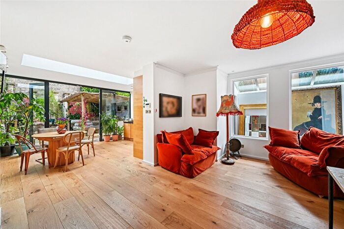 3 Bedroom Flat For Sale In Willoughby Road, London, NW3