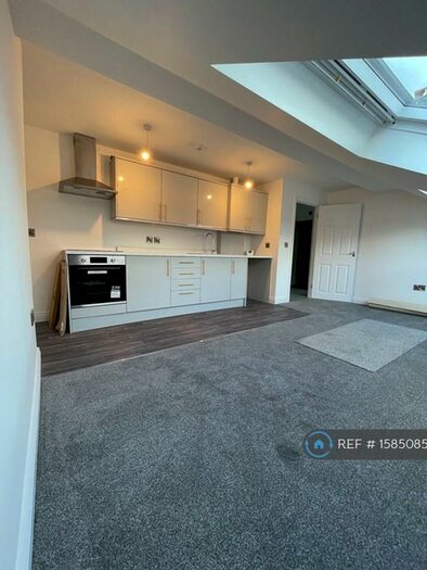 2 Bedroom Flat To Rent In London Rd, Buxton, SK17