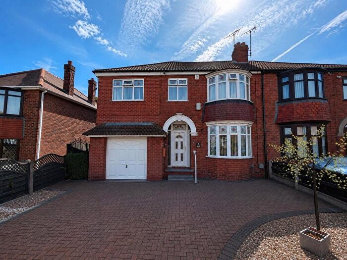 4 Bedroom Semi-Detached House For Sale In Tenter Balk Lane, Adwick-Le-Street, Doncaster, DN6