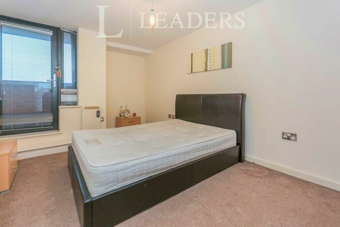2 Bedroom Apartment To Rent In Avoca Court, Moseley Road, B12