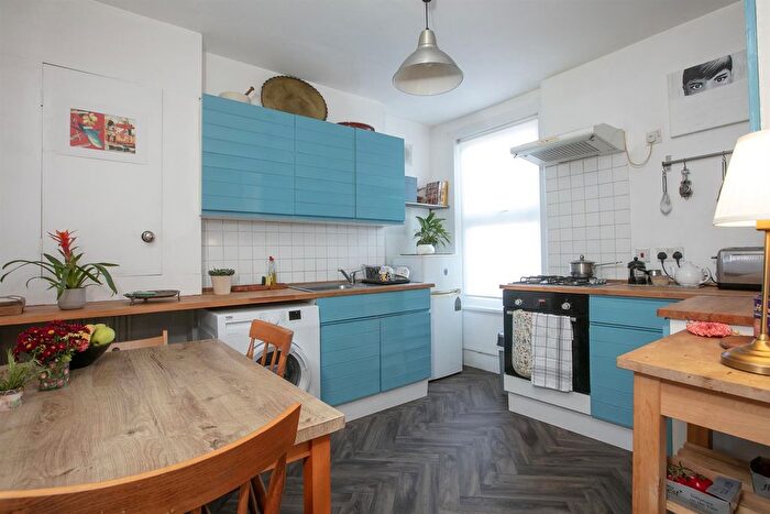 2 Bedroom Flat For Sale In Southwell Road, Camberwell, SE5