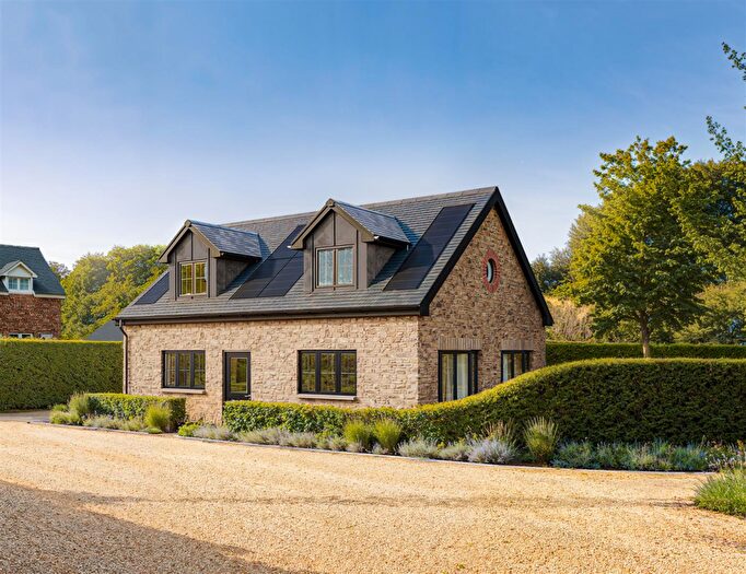 3 Bedroom Chalet For Sale In Niton Fields, PO38
