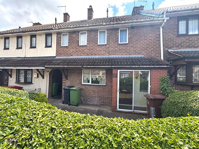 3 Bedroom Town House For Sale In Priestley Road, Walsall, WS2