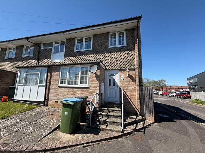 4 Bedroom Semi Detached House To Rent In Ivy Crescent, Bognor Regis, PO22