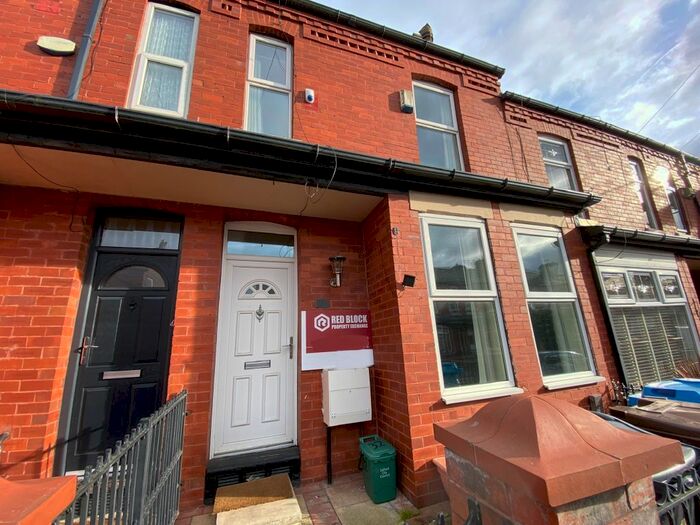 3 Bedroom Terraced House To Rent In Kennedy Road, Salford, M5