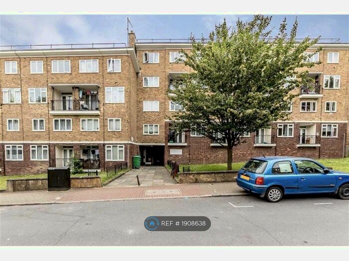3 Bedroom Flat To Rent In Tildesley Road, London, SW15
