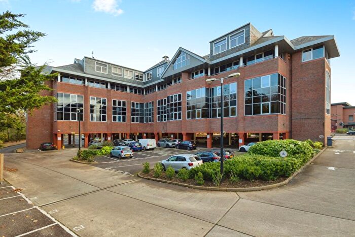 1 Bedroom Flat For Sale In Ladymead, Guildford, Surrey, GU1