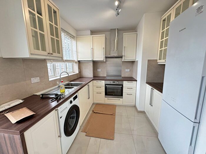 5 Bedroom Semi Detached House To Rent In Sheringham Drive, Barking, IG11