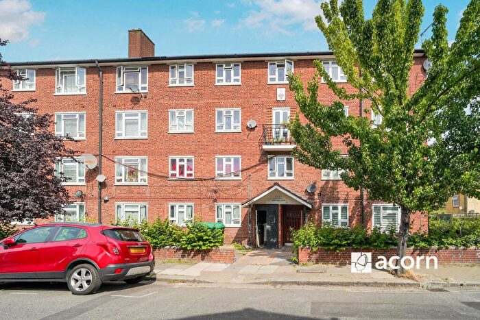 3 Bedroom Flat To Rent In Southwell Road Camberwell, SE5