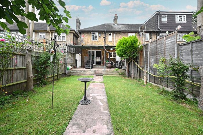 3 Bedroom End Of Terrace House For Sale In Mansel Grove, Walthamstow, London, E17