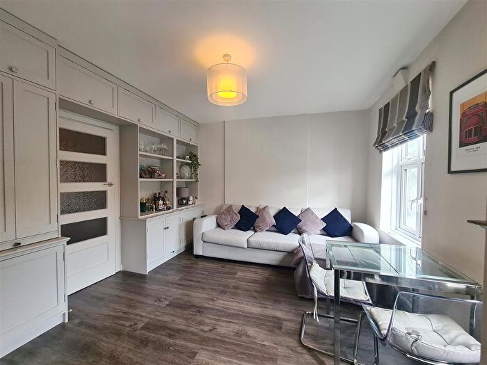 1 Bedroom Flat To Rent In Brixton Hill, London, SW2