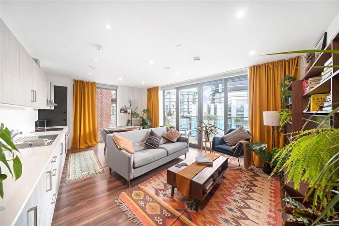 1 Bedroom Flat For Sale In Palmer Road, London, SW11