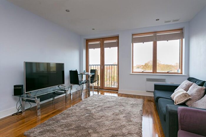 2 Bedroom Apartment To Rent In Albemarle Road Beckenham, BR3