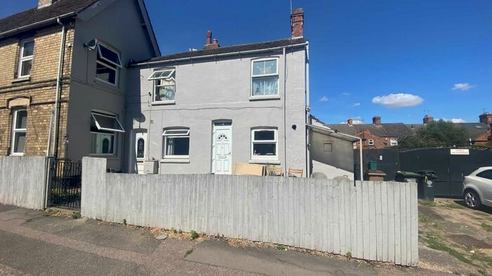 2 Bedroom Flat To Rent In Wellingborough Road, Rushden, NN10