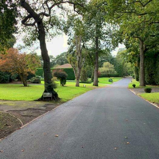 5 Bedroom Detached House To Rent In Burwood Park, Walton On Thames, Surrey, KT12