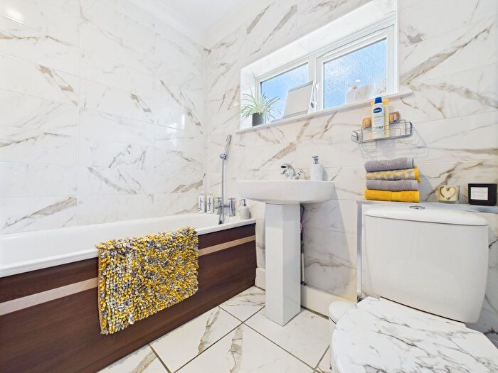 3 Bedroom Semi-Detached Bungalow For Sale In Mill Croft, Sutton In Ashfield, Nottinghamshire, NG17