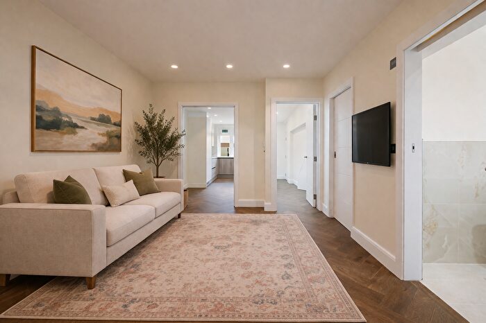 1 Bedroom Flat For Sale In Shirland Mews, Maida Vale, London, W9