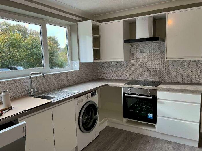 2 Bedroom Flat To Rent In George Street, Dover, CT17