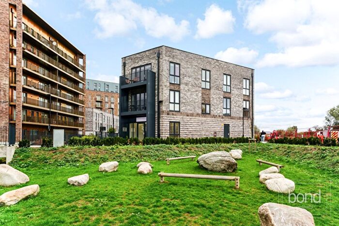 2 Bedroom Flat For Sale In Wharf Road, Chelmsford, CM2