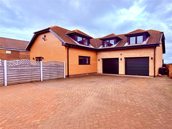 4 Bedroom Bungalow For Sale In Dartree Walk, Darfield, Barnsley, S73