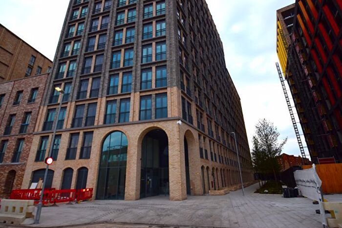 2 Bedroom Flat To Rent In Baileys House, Nine Elms Lane, SW11