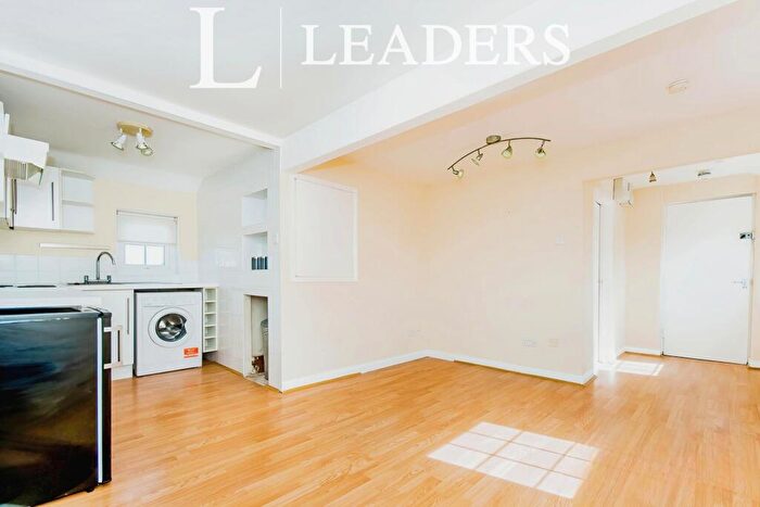 1 Bedroom Flat To Rent In Granary Court, NG34