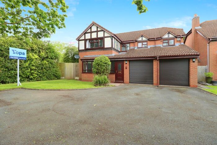 4 Bedroom Detached House For Sale In Clowes Drive, Telford, TF3
