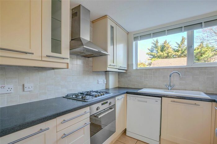 2 Bedroom Flat To Rent In Adelphi Court, Park Road North, W4