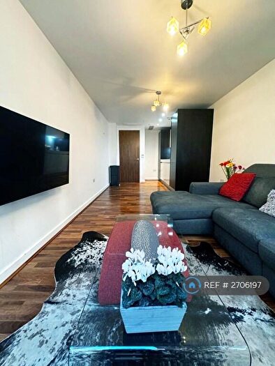 2 Bedroom Flat To Rent In Lamb's Passage, London, EC1Y