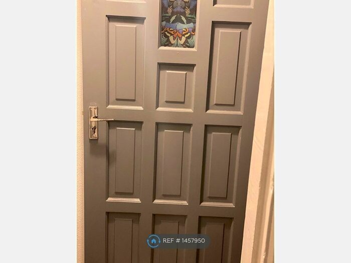 2 Bedroom Semi-Detached House To Rent In Wathen Road, Warwick, CV34