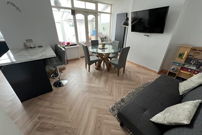 3 Bedroom Terraced House For Sale In Hilary Avenue, Drayton, Portsmouth, Hampshire, PO6