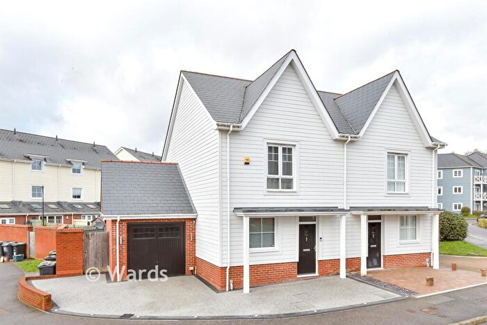 3 Bedroom Semi Detached House For Sale In Berry Drive, Holborough Lakes, Snodland, Kent, ME6