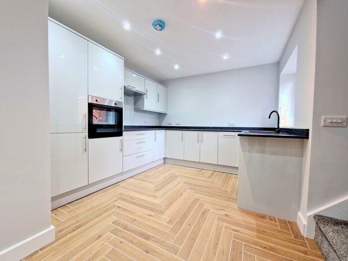 2 Bedroom Property To Rent In Garstang Road, Preston, Lancashire, PR3