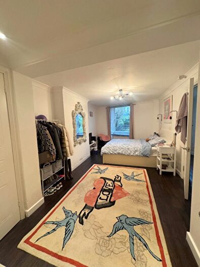 2 Bedroom Flat To Rent In Montpelier Crescent, BN1