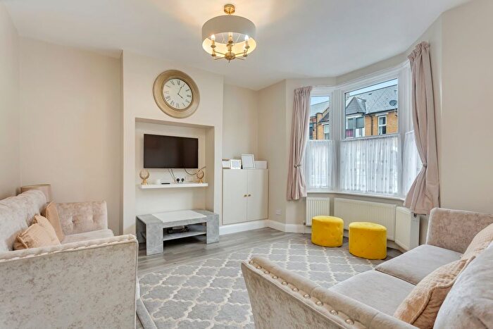 5 Bedroom Terraced House For Sale In Villiers Road, Dollis Hill, London, London, NW2