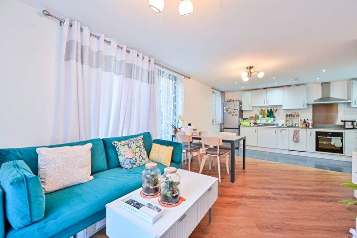 2 Bedroom Flat For Sale In Needleman Street, Canada Water, London, SE16