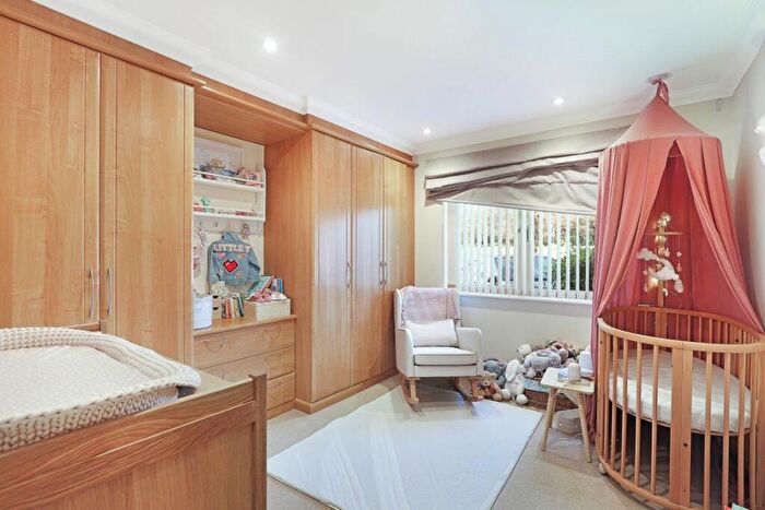 2 Bedroom Flat To Rent In Buckhurst Hill, IG9