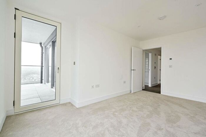 2 Bedroom Flat For Sale In Vision Point, Battersea, SW11