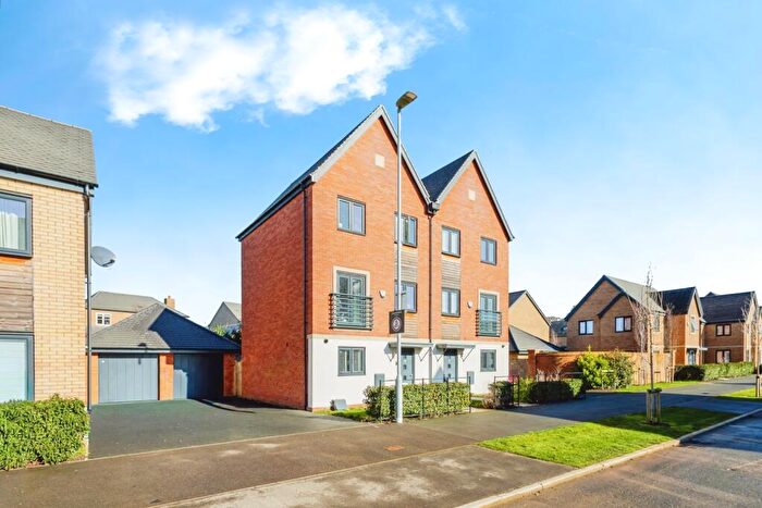 3 Bedroom Semi Detached House For Sale In West Street, Northampton, Northamptonshire, NN5