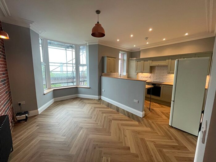 1 Bedroom Flat To Rent In Eaton Crescent, Swansea, SA1