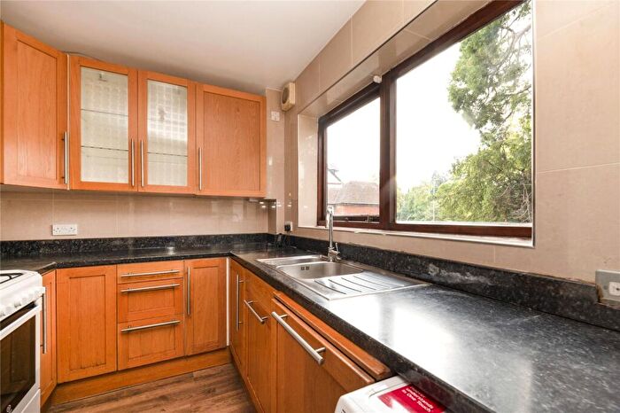 3 Bedroom Flat For Sale In Devonshire Avenue, Sutton, SM2