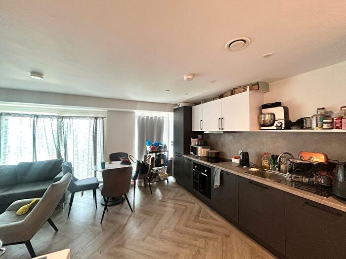 2 Bedroom Apartment To Rent In Chapmans Yard, Upper Gough Street, Birmingham, B1